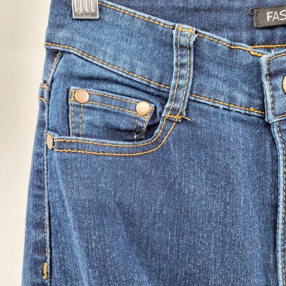 Fashion Nova Dark Blue Wash High-Rise Distressed Skinny Jeans Junior's Size 9/10 - Picture 5 of 9